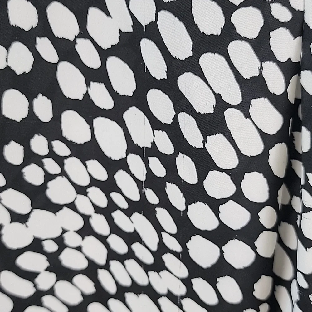 Ophelia Rose black white print vneck blouse Size 2X - Picture 3 of 7